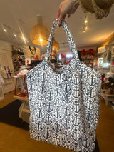 Anchor bucket bag